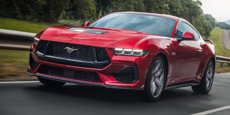 Ford cresce 70% em 2024 e anuncia o lançamento do novo Mustang manual