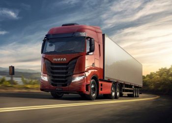 Iveco alcança 4 mil S-Way conectados e reforça liderança em conectividade