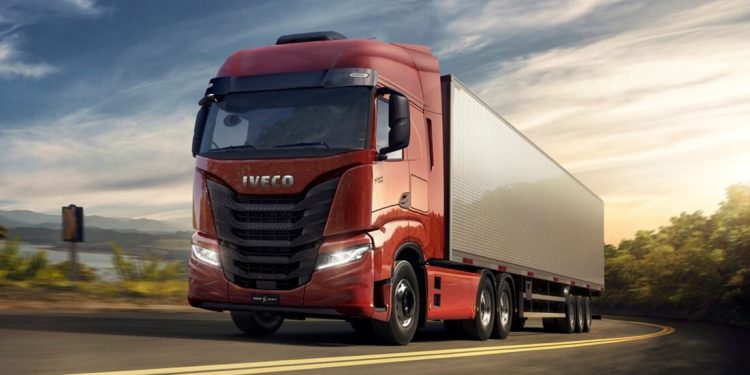 Iveco alcança 4 mil S-Way conectados e reforça liderança em conectividade