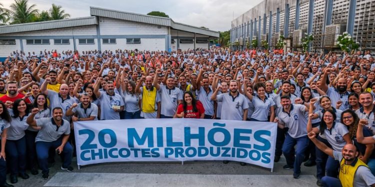 Stellantis celebra marco de 20 milhões de chicotes produzidos na Planta de Jaboatão (PE)
