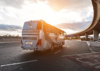 Veja 10 dicas para economizar combustível durante as viagens na alta temporada