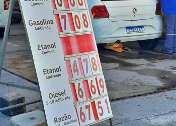 Forma de pagamento no abastecimento pode aumentar o custo do combustível