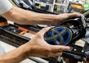 Toyota consolida liderança em produção e vendas de veículos híbridos flex em 2024