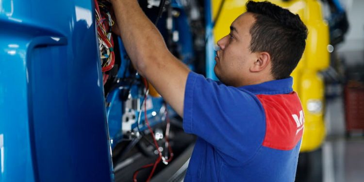 DAF lança Projeto Horizonte para capacitação de novos mecânicos no Brasil