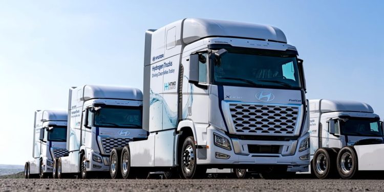 Caminhões Hyundai movidos a hidrogênio verde  vão transportar madeira no Uruguai