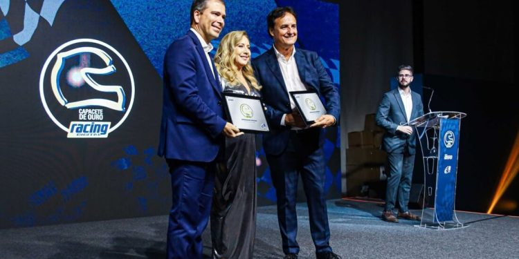 Troféu CBA e Capacete de Ouro homenageiam destaques do automobilismo brasileiro em Brasília
