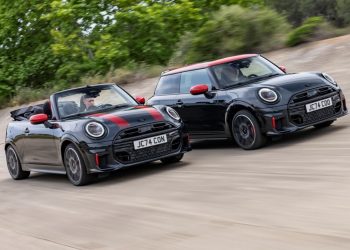 MINI John Cooper Works chega ao Brasil nas carrocerias Hatch e Conversível