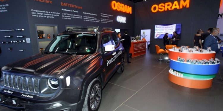 OSRAM marca presença na Automec 2025 com destaque para carregador de veículos elétricos 7 pinos
