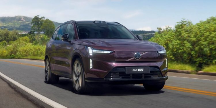 Volvo EX90 e Volvo XC90: enfim, em solo brasileiro