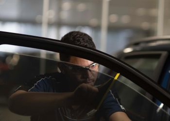 Películas antifurto garantem quase quatro vezes mais resistência do vidro