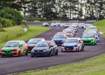Gaúchos lideram as três categorias do Campeonato Brasileiro de Turismo 1.4