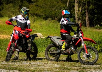 MXF apresenta nova linha TSX 2026 de motos 2 tempos