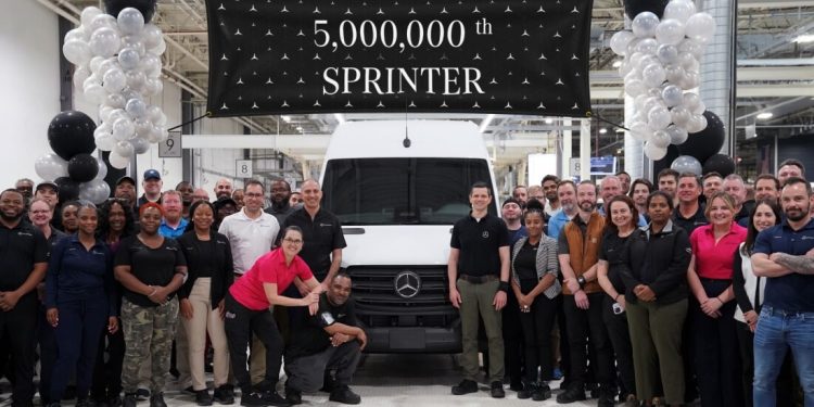 Mercedes-Benz celebra 5 milhões de Sprinter fabricadas no mundo em 30 anos de história