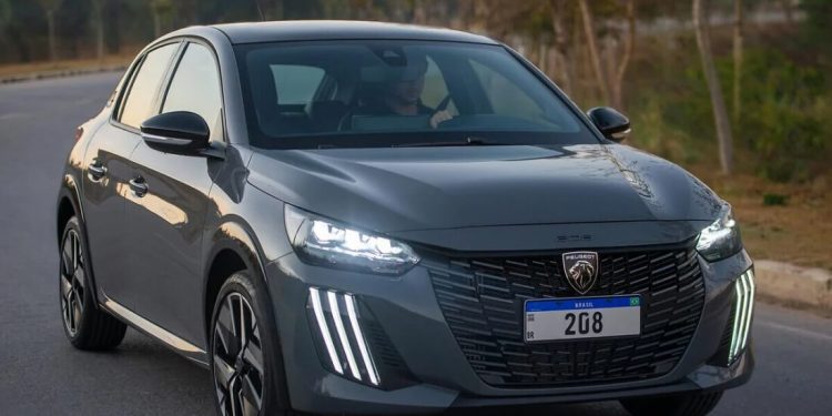 Peugeot reforça presença no mundo da moda em  uma parceria com Pedro Andrade