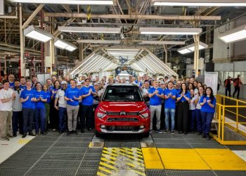 Polo Automotivo Stellantis de Porto Real celebra 1 milhão de veículos produzidos da marca Citroën