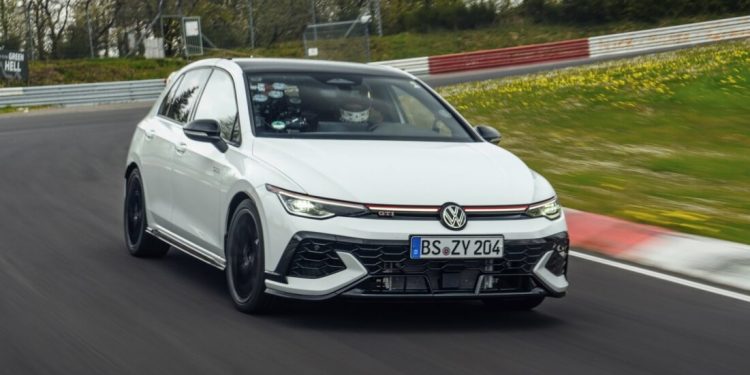VW Golf GTI quebra recorde em Nürburgring