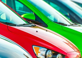 Com menos unidades no mercado de usados, carros coloridos tem preço médio mais elevado