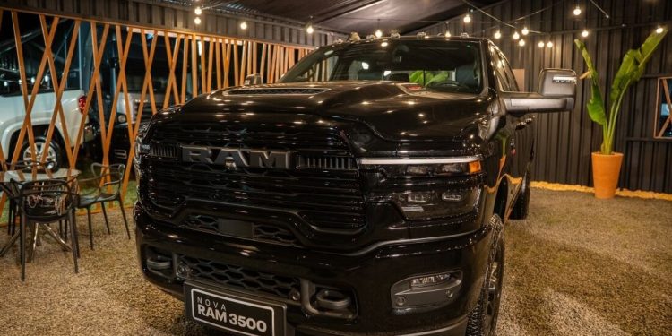 Nova Ram 3500 Laramie Night Edition é destaque no 48º Campeonato Nacional da ABQM