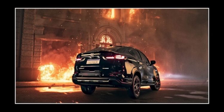 Fastback entra no universo dos heróis em nova campanha da Fiat