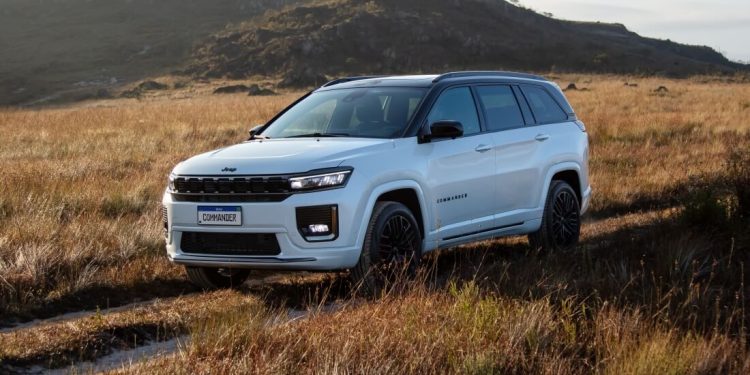 Jeep Commander 2026 chega com muito design, alto nível de tecnologia, capacidade off-road e performance