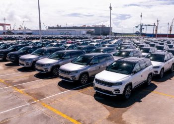 Stellantis inicia exportação do Jeep Commander para o Oriente Médio