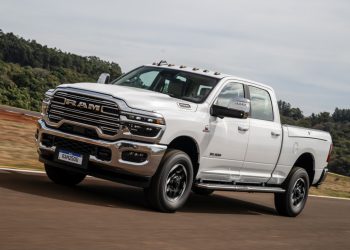 Novas Ram 2500 e 3500 chegam ao mercado para elevar a referência entre as picapes