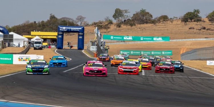 NASCAR Brasil: Pilotos vivem a expectativa do Oval Track