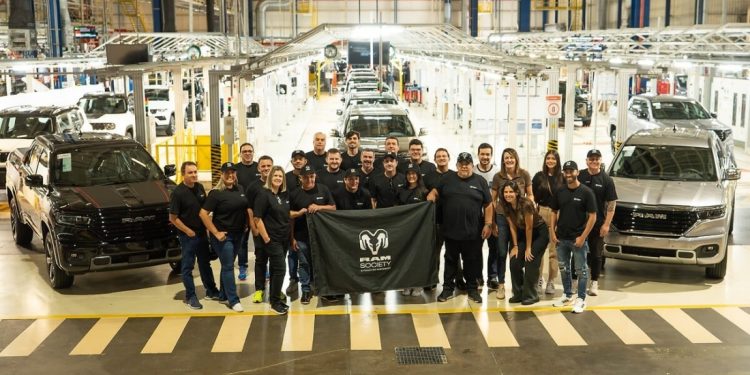 Ram leva clientes da marca para visita à fábrica em Goiana
