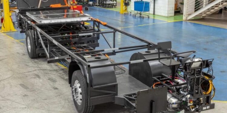 BYD apresenta o primeiro chassi elétrico Midi do Brasil na Arena ANTP