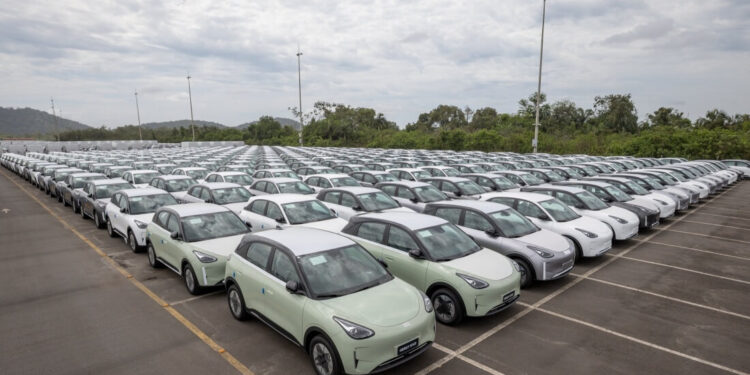 Geely EX2 desembarca no Brasil como o segundo modelo da marca