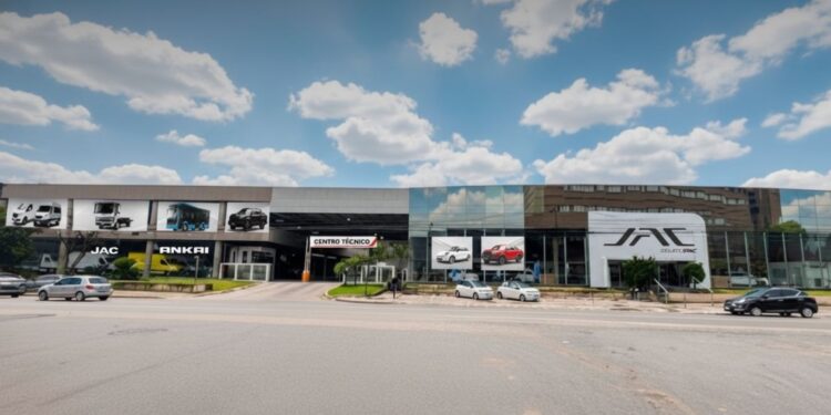 JAC Motors inaugura nova unidade com 12.000 m² e laboratório de baterias
