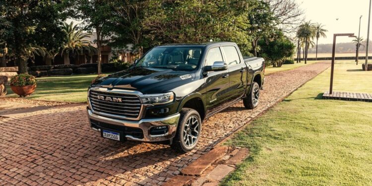 Ram 1500 é a mais rápida entre picapes grandes no Ranking Folha Mauá 2025