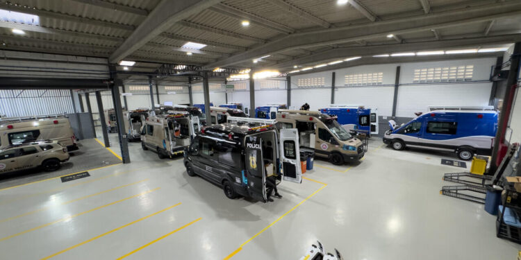 Raytec mira o varejo com frota adaptada e produção reforçada ao lado da Renault do Brasil