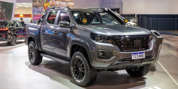 Mopar e Fiat apresentam destaques da personalização de picapes no Salão do Automóvel 2025