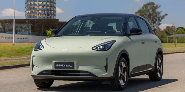 Geely EX2 combina eficiência, design refinado e pacote tecnológico avançado