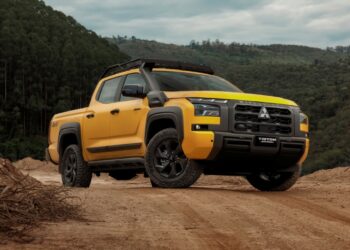 Mitsubishi apresenta Triton Savana, veículo mais robusto já produzido pela marca no Brasil