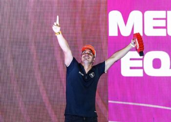 Ricardo Maurício domina a noite histórica da Stock Car e fecha fim de semana perfeito em Cuiabá