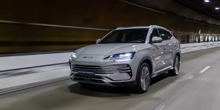 BYD já ultrapassa os 200 mil veículos eletrificados emplacados no Brasil