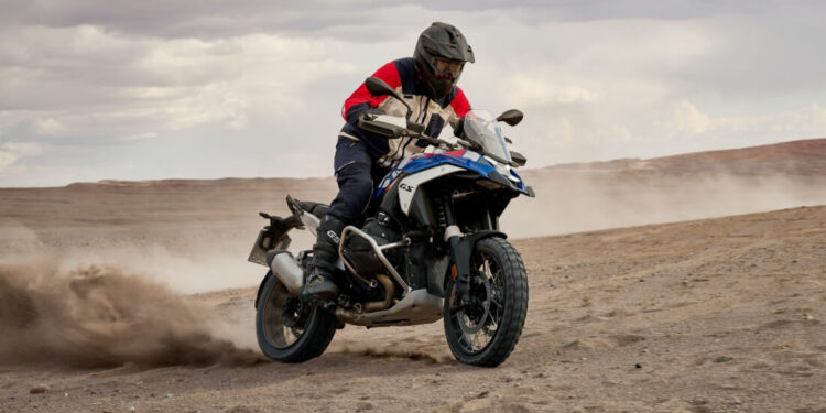 BMW Motorrad continua no topo do segmento premium