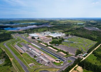 Inauguração do Autódromo FuelTech Velopark terá shows de drift, manobras radicais e exposição de carros