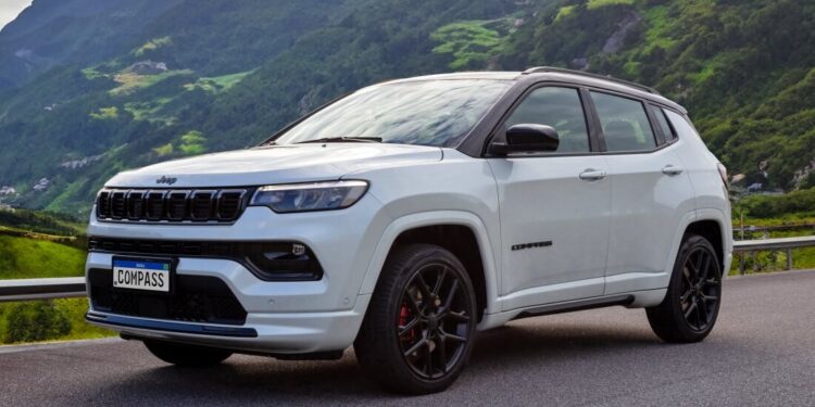 Jeep Compass Blackhawk Flex: nova motorização Turboflex para reforçar a liderança na categoria