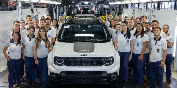 Jeep Renegade atinge a marca de 700 mil unidades produzidas no Brasil