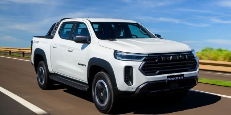 Ram Dakota aposta em desempenho e alto nível de equipamentos para enfrentar rivais