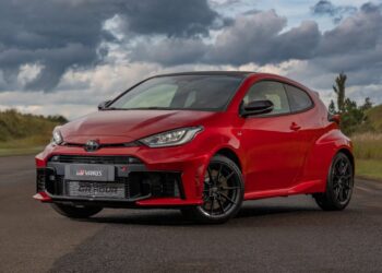 GR Yaris chega ao Brasil com preço único de R$ 354.990 e série inicial limitada
