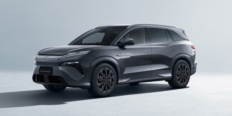BYD lança SUV híbrido de alto desempenho ATTO 8 em Teresina