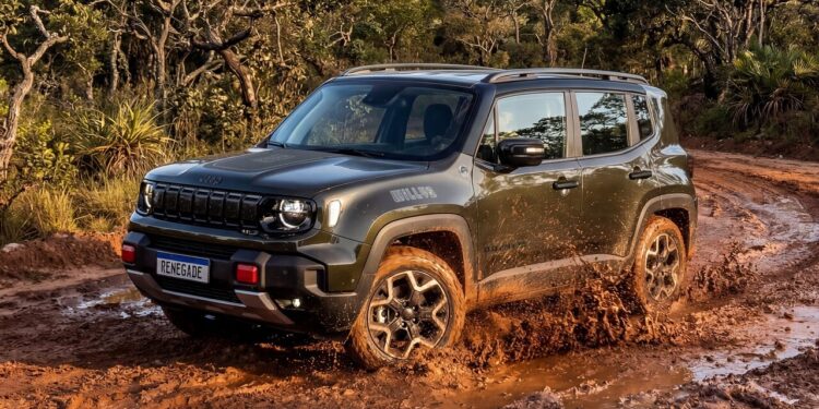 Jeep Renegade 2026 chega com motor híbrido leve, interior renovado e preços a partir de R$ 129.990
