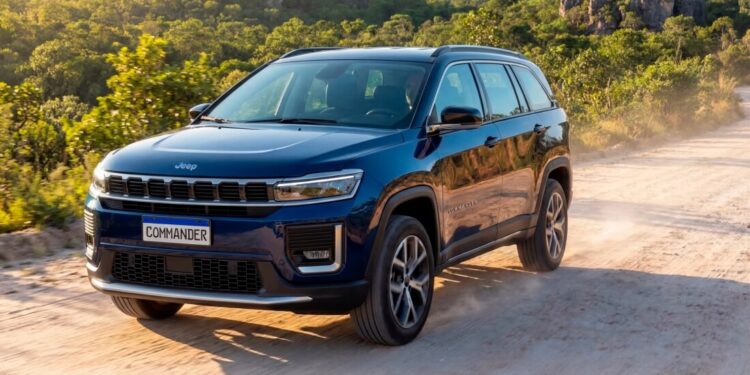 Jeep Commander 2027 chega com tecnologia MHEV, motor de 272 cv e preços mantidos