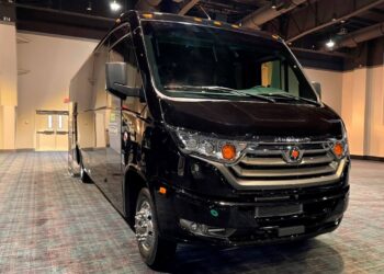 Marcopolo destaca evolução do Grand Executive nos EUA, na Chauffeur Driven 2026