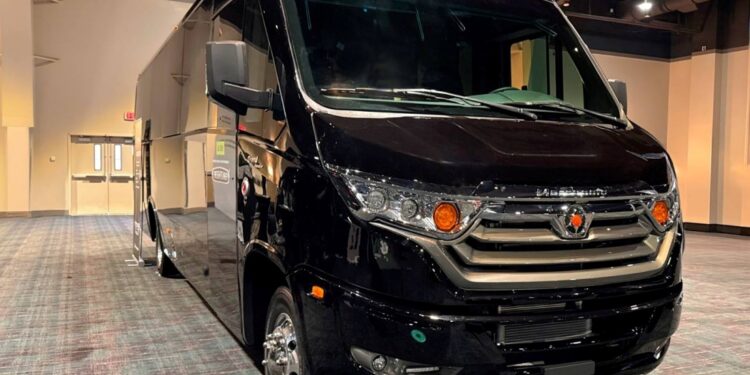 Marcopolo destaca evolução do Grand Executive nos EUA, na Chauffeur Driven 2026