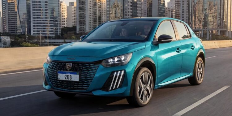 Peugeot confirma cor Azul Obsession para os modelos 208 e 2008 na linha 2026